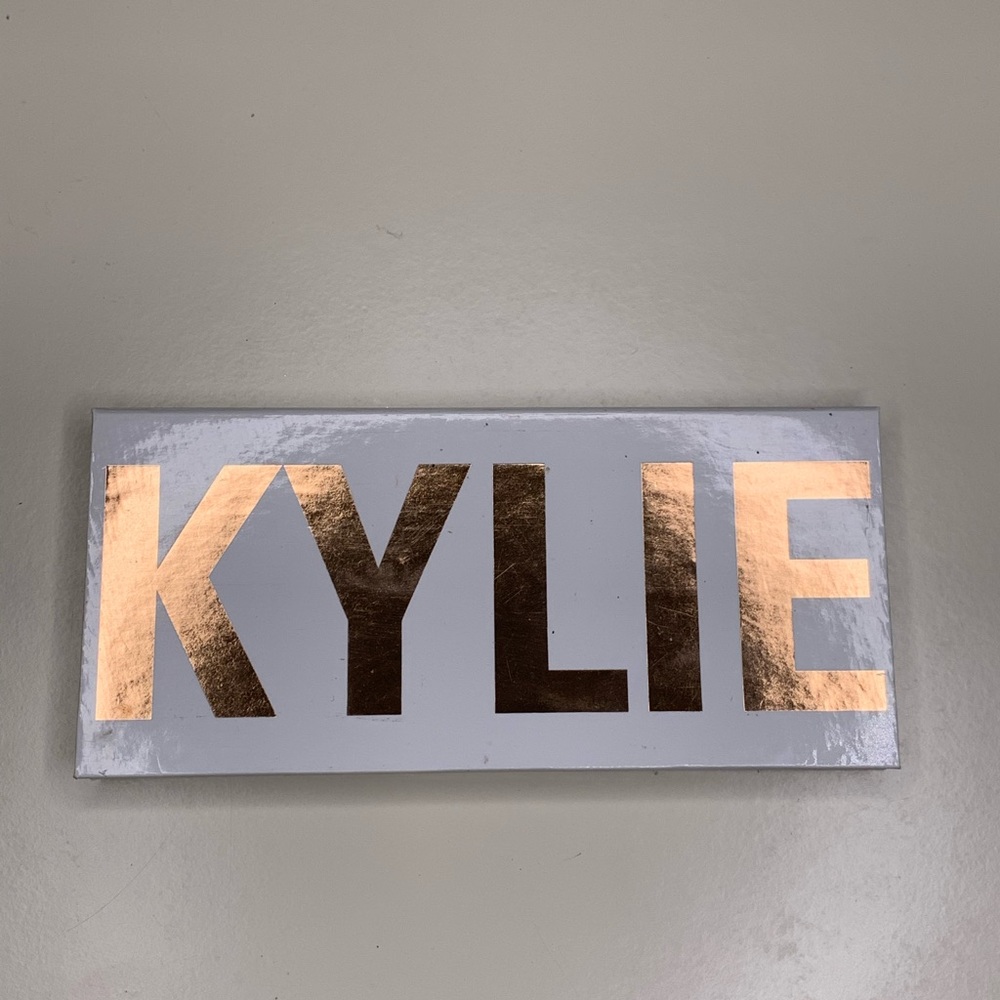 Kylie Royal Peach palette